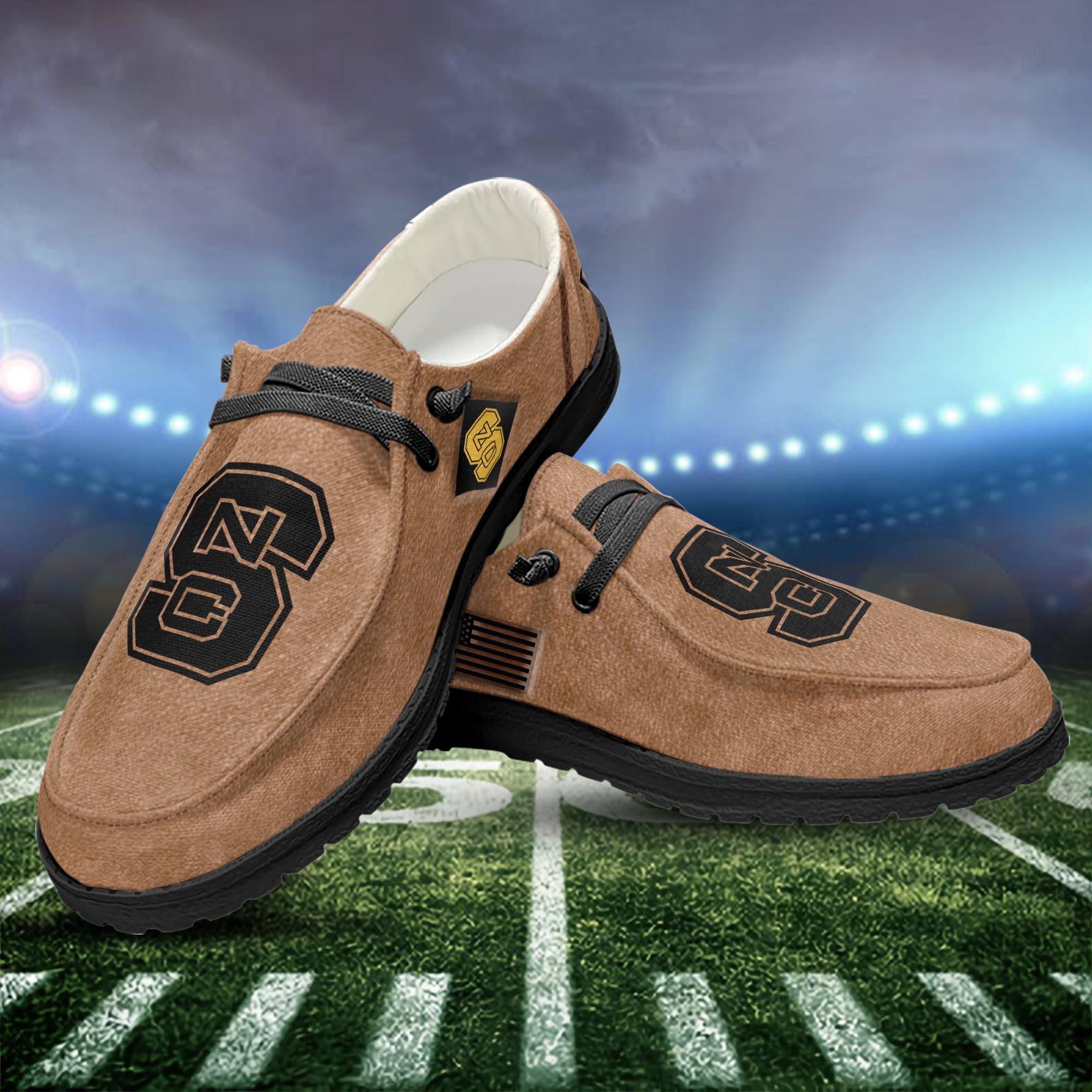 NC State Wolfpack Salute To Service personalisierte H-D-Sportschuhe – individuelles Namensdesign