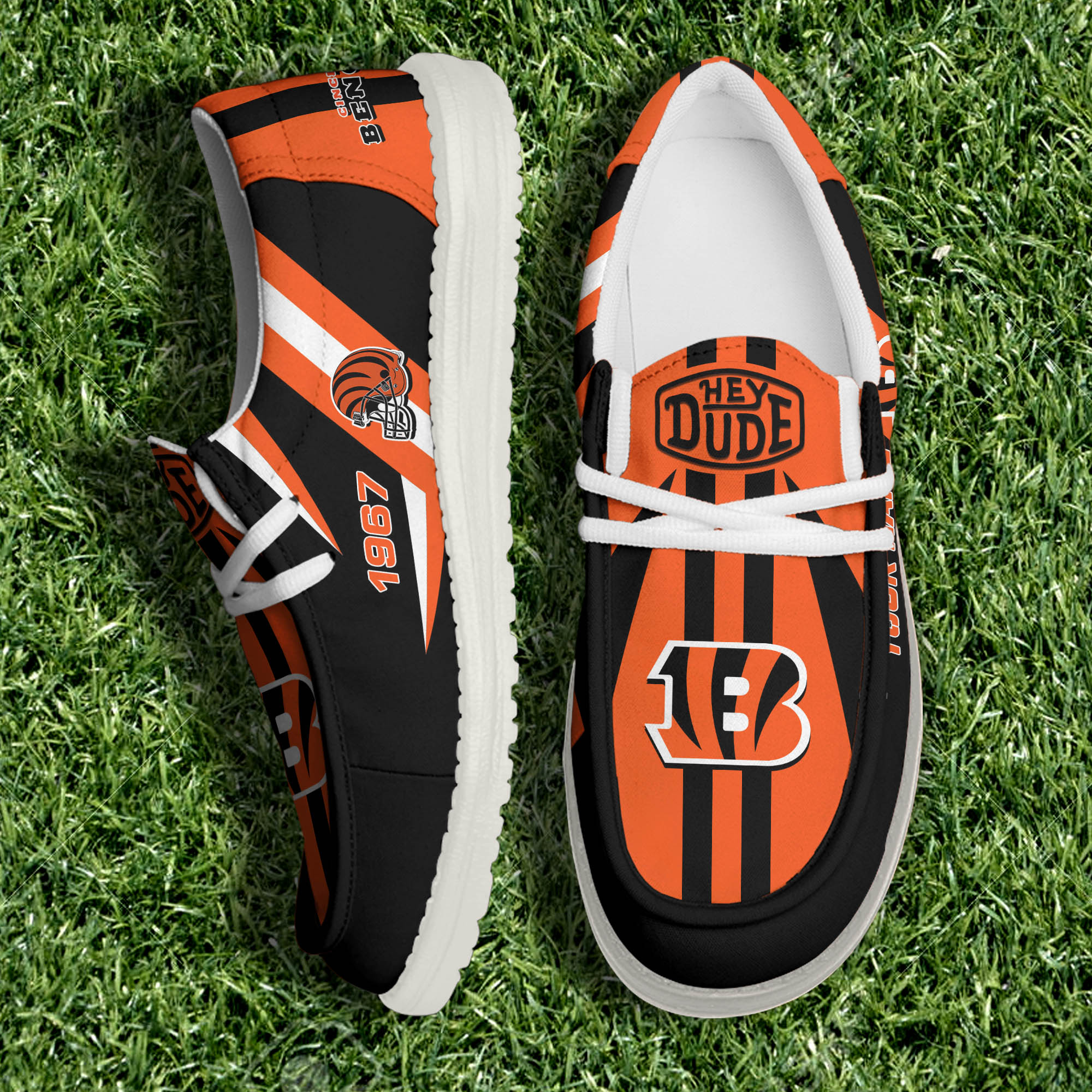 Weiße Canvas-Loafer-Schuhe des Cincinnati Bengals-Teams personalisieren Ihren Namen